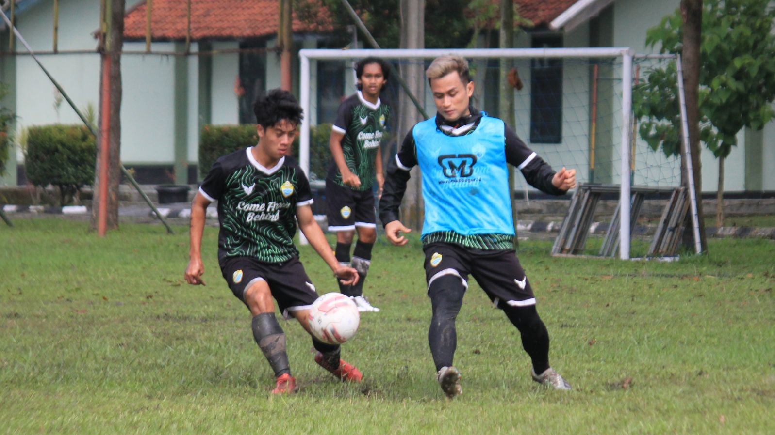 Pemain PSKC Cimahi, saat berlatih di Lapangan Brigif, Kota Cimahi, Selasa (25/05/21). Copyright: © Arif Rahman/INDOSPORT