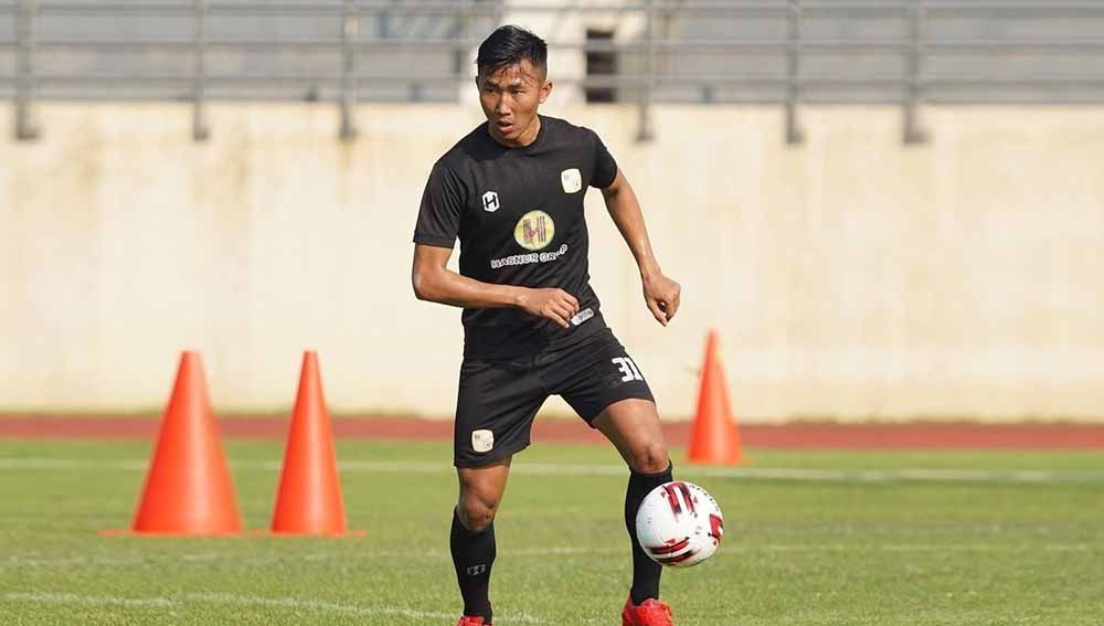 PS Barito Putera kena comeback saat berjumpa Bhayangkara FC. Miftah Anwar Sani mengaku mendapat pelajaran berharga dari laga tersebut. Copyright: © Barito Putera