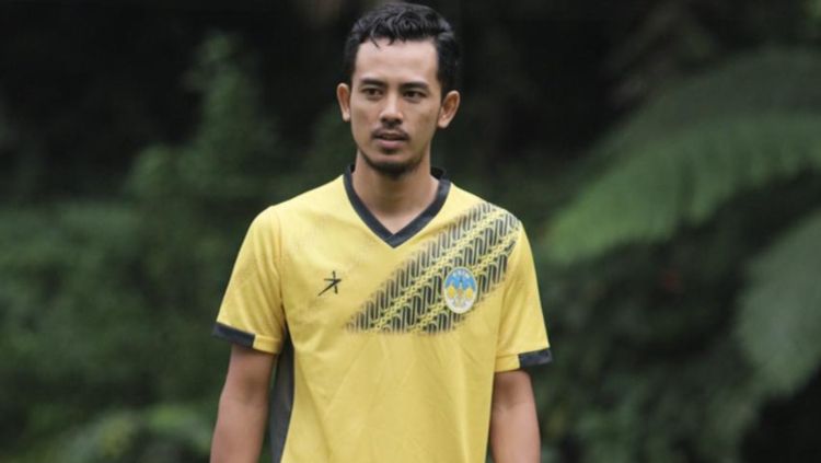 PSIS Semarang resmi memperkenalkan pemain baru yakni bek sayap Taufik Hidayat jelang putaran kedua BRI Liga 1 2021-2022. Copyright: © Ronald Seger/INDOSPORT