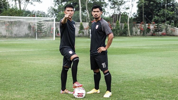 Pemain sepak bola asal Persis Solo, Sandi Darma Sute, menyampaikan kalimat haru usai menjadi bagian dari kesuksesan timnya menjuarai kompetisi Liga 2 2021. Copyright: © Persis Solo