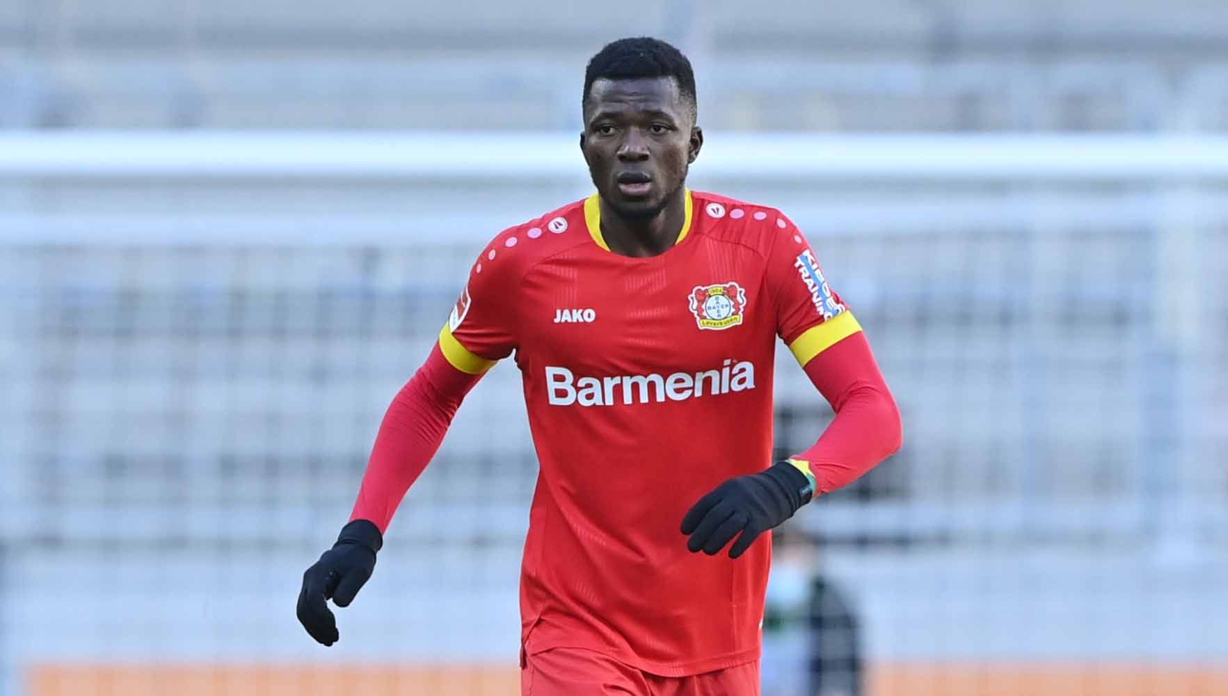 Edmond Tapsoba, pemain Bayer Leverkusen. Copyright: © Sebastian Widmann/Getty Images