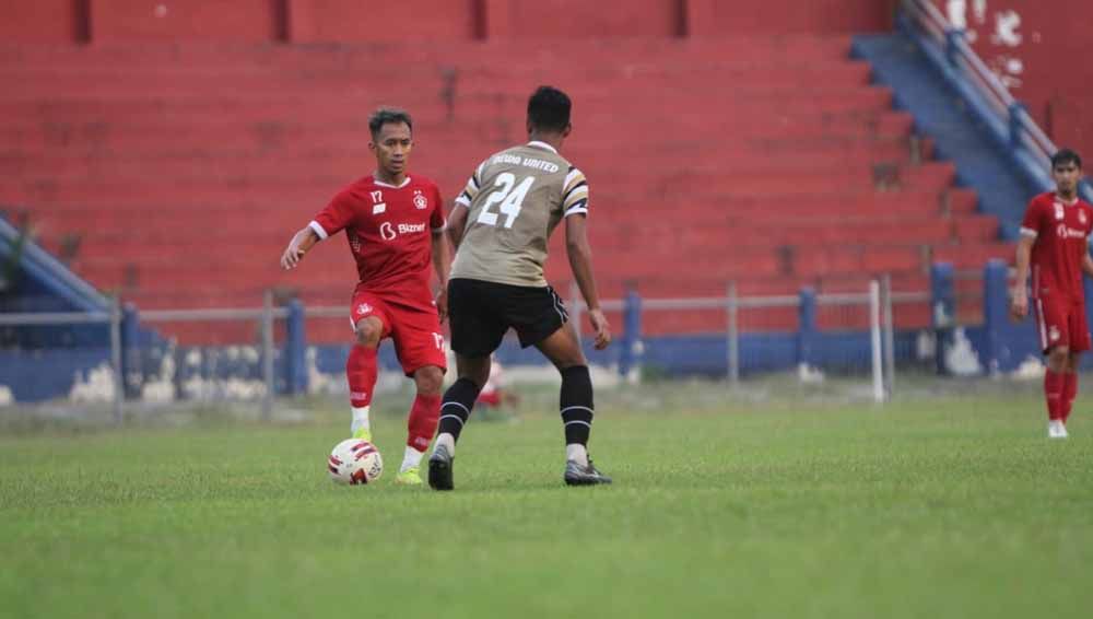 Persik Kediri memenangi uji coba vs Dewa Utd 2-0 di Stadion Brawijaya. Copyright: © MO Persik