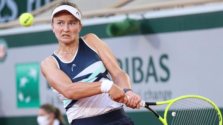 Petenis berperingkat 33 dunia, Barbora Krejcikova, berhasil memperpanjang tren setelah memastikan meraih gelar juara Grand Slam di ajang Prancis Terbuka. Copyright: © John Berry/Getty Images