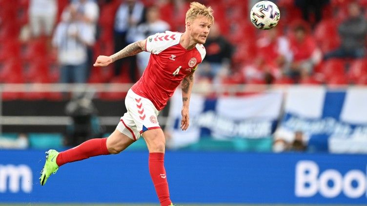 Simon Kjaer, kapten sekaligus malaikat penyelamat nyawa Christian Eriksen Copyright: © Stuart Franklin/Getty Images