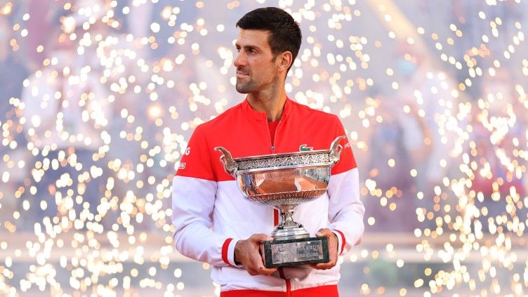 Novak Djokovic berhasil jadi juara Prancis Terbuka 2021 usai mengalahkan Stefanos Tsitsipas pada babak final Copyright: © Clive Brunskill/Getty Images