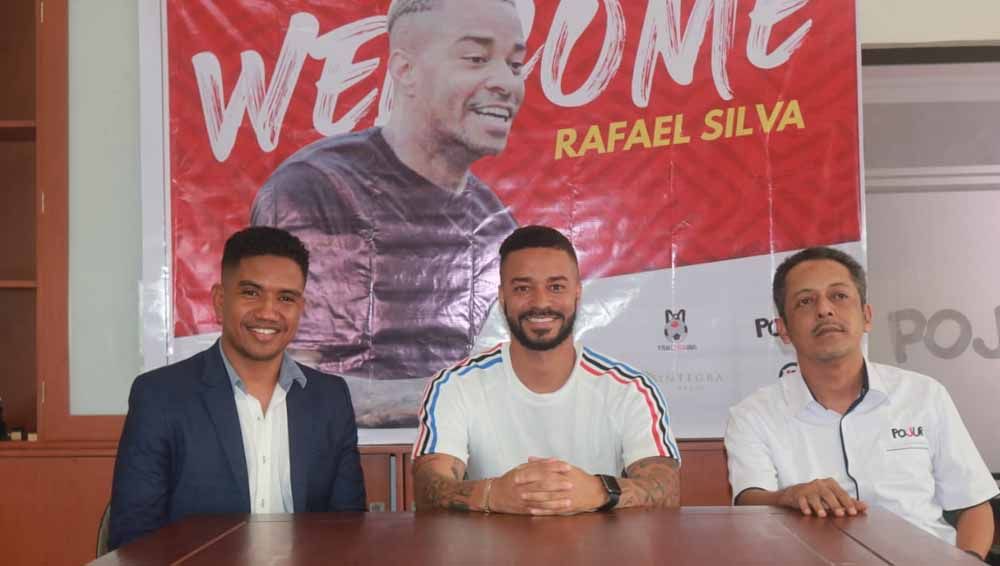 Perkenalan Rafael Silva sebagai striker asing baru Madura United. Copyright: © MO Madura Utd