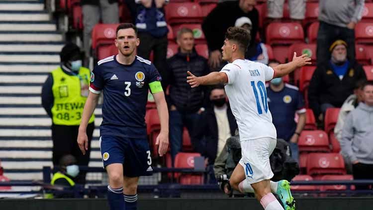 Selebrasi gol Patrik Schick pada laga Grup D Euro 2020 antara Skotlandia vs Ceko. Copyright: © Petr Josek - Pool/Getty Images