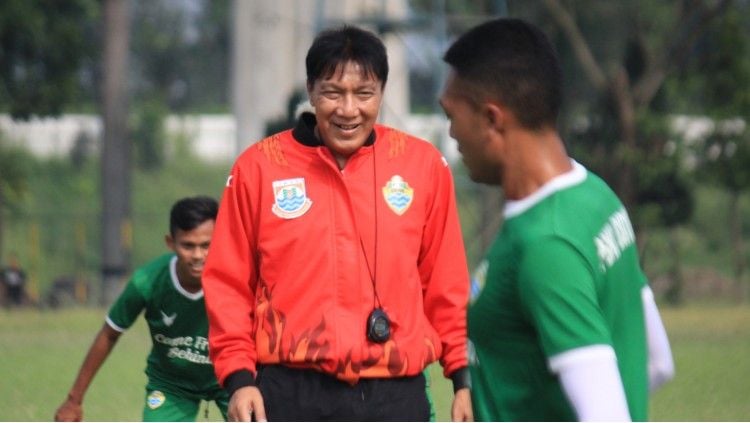 Pelatih PSKC Cimahi, Robby Darwis. Copyright: © Arif Rahman/INDOSPORT