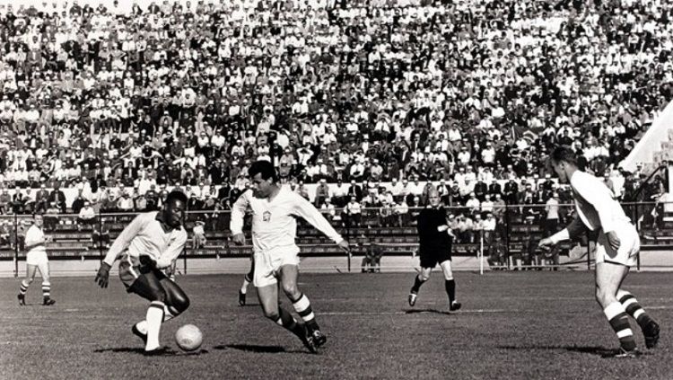 Pemandangan pertandingan final Piala Dunia antara Brasil kontra Cekoslovakia, 17 Juni 1962. Copyright: © FIFA