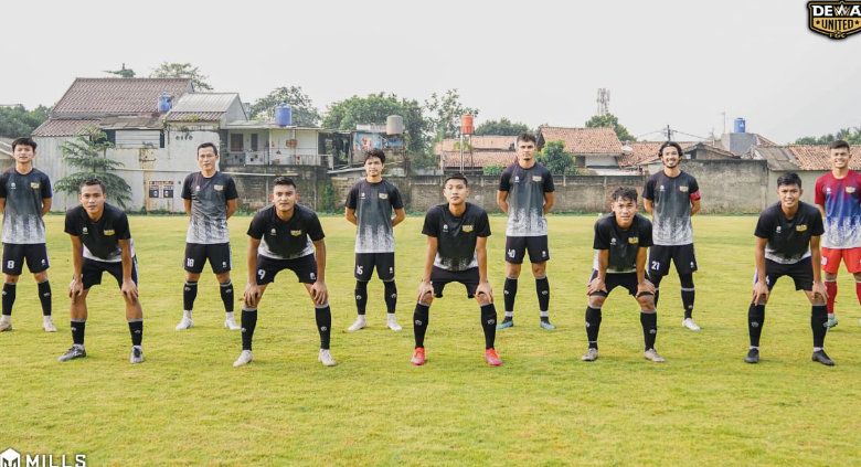 Skuat Dewa United FC. Copyright: © Dewa United