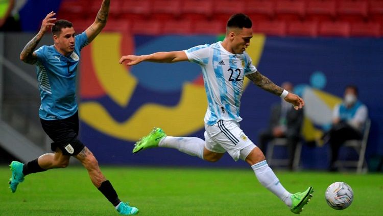 Termasuk Uruguay vs Argentina, lima tim akan bertanding dalam laga ke-13 Kualifikasi Piala Dunia 2022 zona CONMEBOL. Copyright: © Pedro Vilela/Getty Images