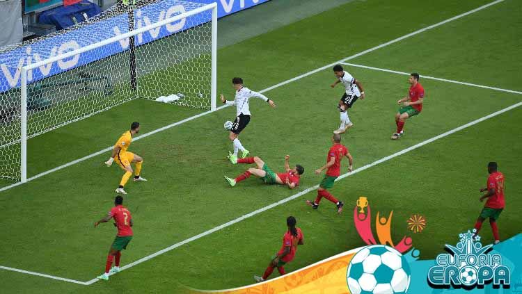Proses gol ketiga Jerman ke gawang Portugal yang dicetak oleh Kai Havertz di Euro 2020. Copyright: © Matthias Hangst/Getty Images
