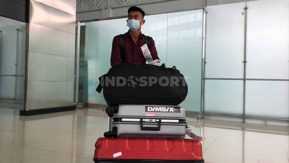 Pratama Arhan saat tiba di Semarang selepas membela Timnas di ajang Kualifikasi Piala Dunia 2022. Copyright: © Alvin Syaptia Pratama/Indosport.com