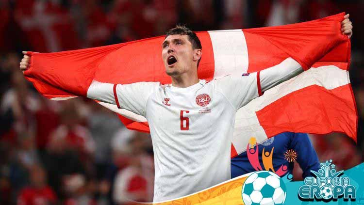 Selebrasi Andreas Christensen di laga Euro 2020 Rusia vs Denmark. Copyright: © Wolfgang Rattay - Pool/Getty Images