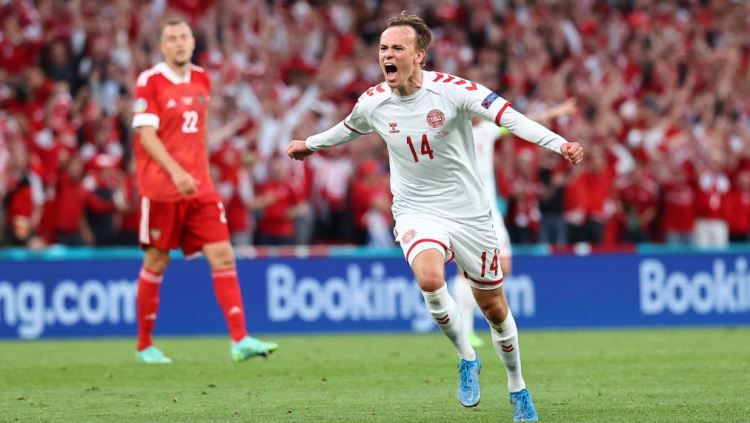 Bintang muda anyar Denmark yang meledak di Euro 2020, Mikkel Damsgaard. Copyright: © Wolfgang Rattay - Pool/Getty Images