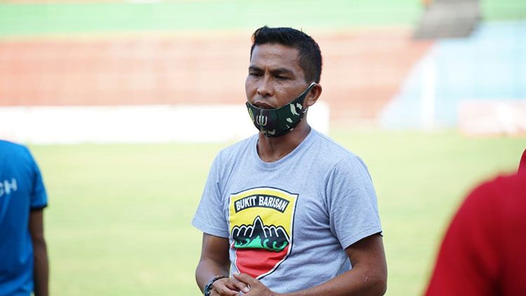 Asisten pelatih PSMS Medan, Ridwan Saragih. Copyright: © Aldi Aulia Anwar/INDOSPORT