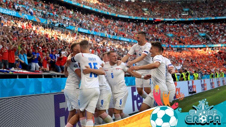 Pertandingan babak 8 besar Euro 2020 yang mempertemukan Rep Ceko vs Denmark membuat Valentino Simanjuntak tercengang dibuatnya. Copyright: © Alex Pantling/Getty Images