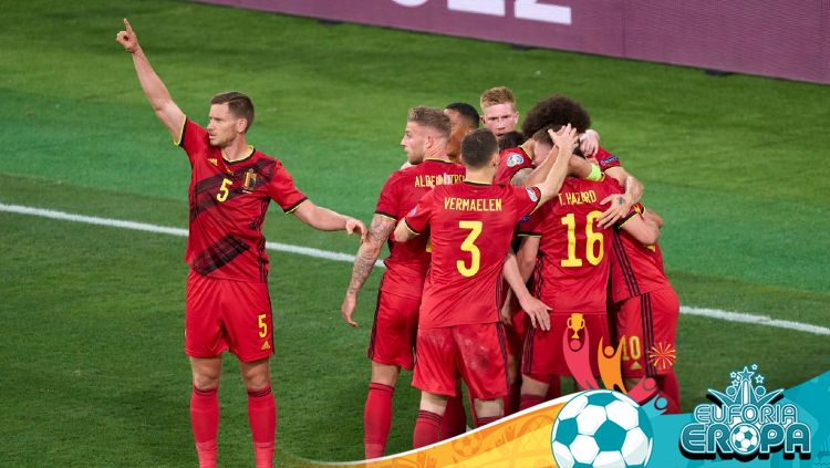 Para pemain Belgia melakukan selebrasi di laga 16 besar Euro 2020 kontra Portugal. Copyright: © Diego Souto/Quality Sport Images/Getty Images