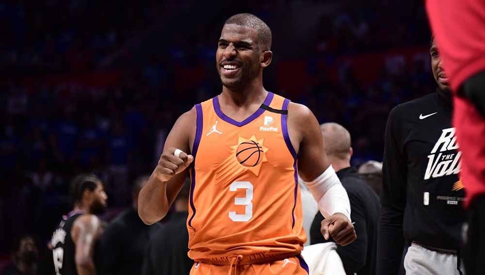 Phoenix Suns nampaknya sudah bersiap dengan kemungkinan bahwa Chris Paul yang akan segera mengakhiri kariernya di NBA. Copyright: © Adam Pantozzi/NBAE via Getty Images