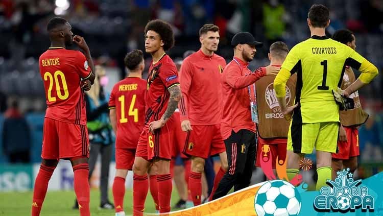 Para pemain Belgia terlihat sedih setelah kalah pertandingan perempat final Kejuaraan UEFA Euro 2020 antara Belgia dan Italia. Copyright: © Matthias Hangst/Getty Images