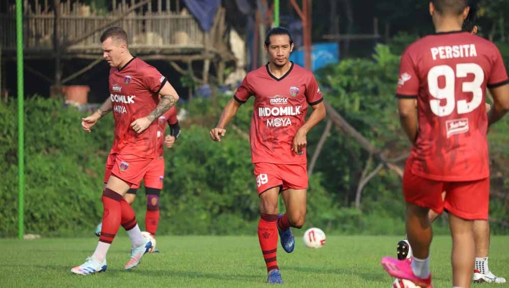 Para pemain Persita Tangerang saat mengikuti latihan. Copyright: © MO Persita