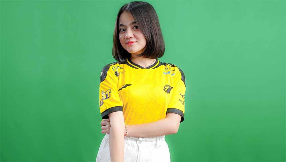 Kharisma Cahaya Putri, roster baru tim ONIC eSports. Copyright: © Instagram@ewkharis