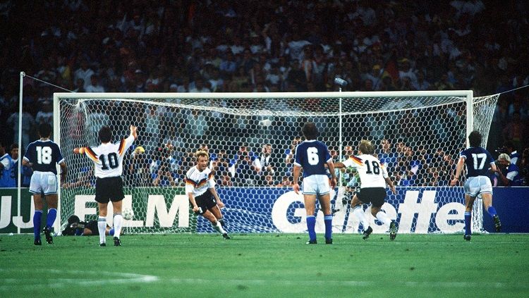 Andreas Brehme, mencetak gol kemenangan Jerman Barat dalam pertandingan final Piala Dunia kontra Argentina, 8 Juli 1990. Copyright: © FIFA