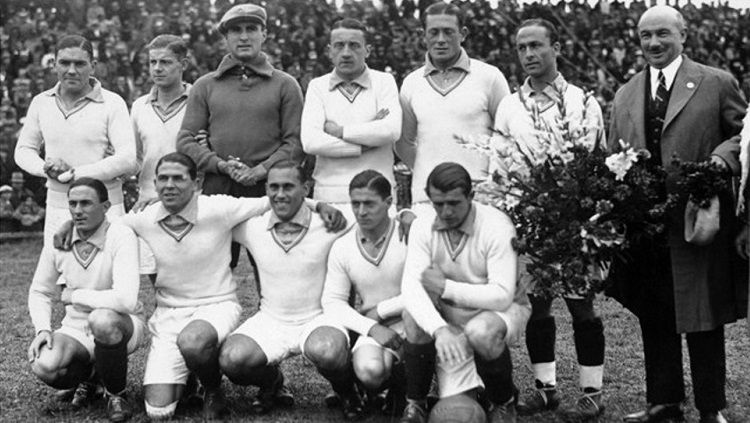 Skuat Prancis di Piala Dunia 1930. Copyright: © FIFA