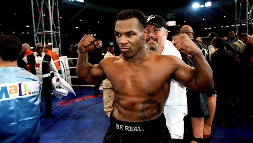 Mike Tyson dikenal memiliki pukulan yang dahsyat saat masih aktif sebagai petinju, salah satu yang pernah merasakannya adalah Marviz Frazier. Copyright: © Jon Buckle/EMPICS via Getty Images