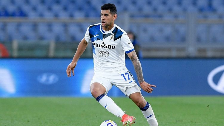 Terbuang dari Juventus, Cristian Romero sukses bersinar bersama Atalanta dan kini justru menjadi rebutan Tottenham Hotspur dan Barcelona. Copyright: © NurPhoto/Getty Images