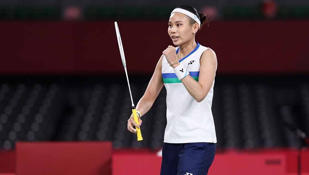 Tai Tzu-ying, pebulutangkis China Taipei memenangkang pertandingan melawan Ratchanok Intanon dari Thailand selama Olimpiade Tokyo 2020. Copyright: © Lintao Zhang/Getty Images