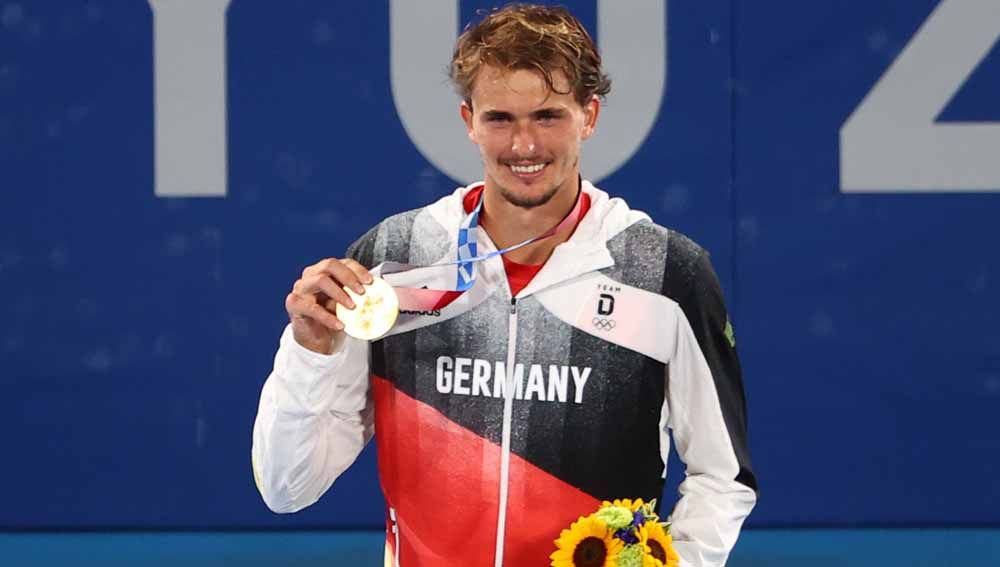 Alexander Zverev saat memenangkan Olimpiade Tokyo 2020. Copyright: © REUTERS/Mike Segar