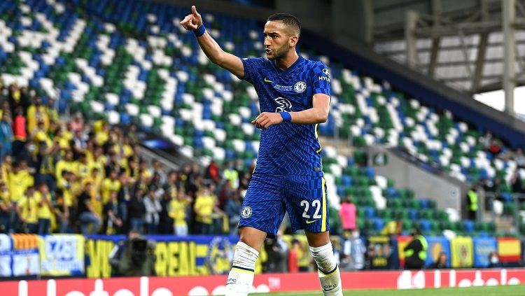 Hakim Ziyech boleh direktut AC Milan dengan status pinjaman dulu di bursa transfer musim panas 2022 tetapi Chelsea mewajibkan mereka membelinya tahun depan. Copyright: © Darren Walsh/Chelsea FC via Getty Images