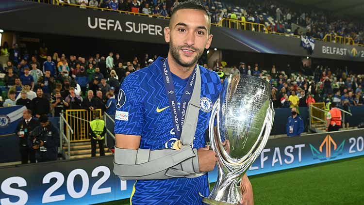 Hakim Ziyech kian dekat untuk merapat ke klub asal Liga Italia (Serie A), AC Milan. Foto: Darren Walsh/Chelsea FC via Getty Images. Copyright: © Darren Walsh/Chelsea FC via Getty Images