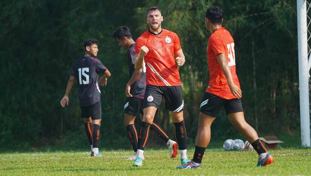 Persija Jakarta berhasil meraih kemenangan tipis 1-0 saat melakoni uji coba melawan tim Liga 2, Dewa United di Lapangan POT, Sawangan, Depok. Copyright: © Khairul Imam/Persija