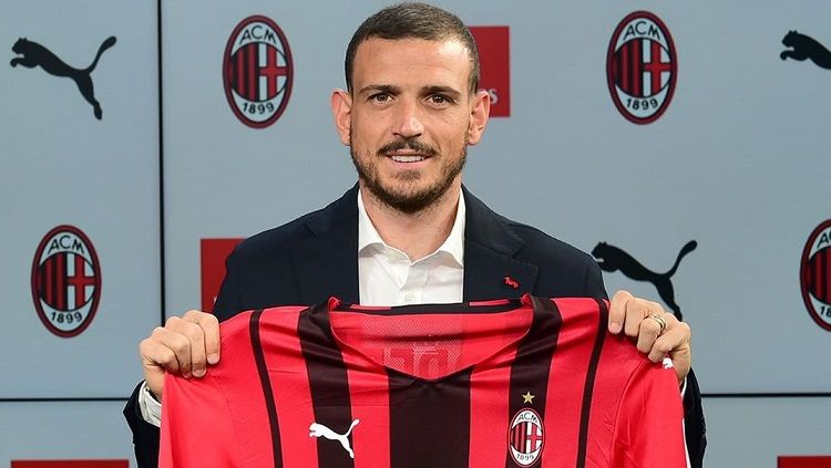 Klub Liga Italia (Serie A), AC Milan, pastinya keringat dingin gara-gara Alessandro Florenzi dalam penyelidikan akibat berjudi. Copyright: © AC Milan