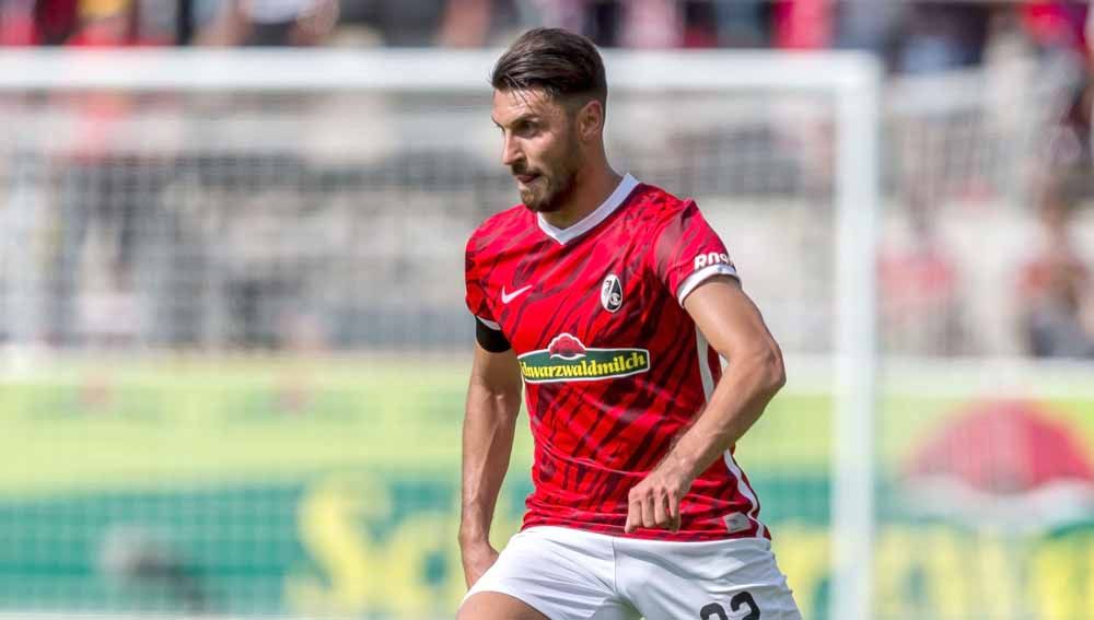 Vincenzo Grifo, pemain SC Freiburg yang sangat mencintai Timnas Italia. Copyright: © Harry Langer/DeFodi Images/Getty Images