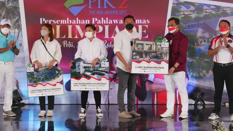 Greysia Polii dan Apriyani Rahayu mendapat satu unit rumah mewah untuk masing-masing, yang berlokasi di Pantai Indah Kapuk 2 (PIK 2) Copyright: © Humas PBSI