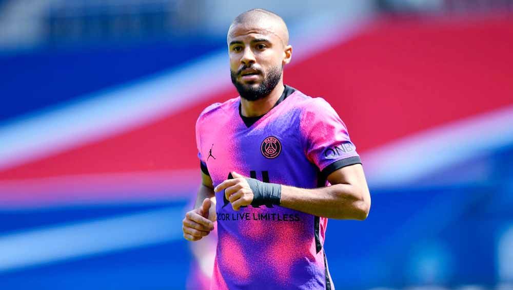 Eks Barcelona, Rafinha, memutuskan untuk hijrah dari Paris Saint-Germain (PSG) ke klub rival sang mantan di bursa transfer musim dingin mendatang. Copyright: © Aurelien Meunier - PSG/PSG via Getty Images