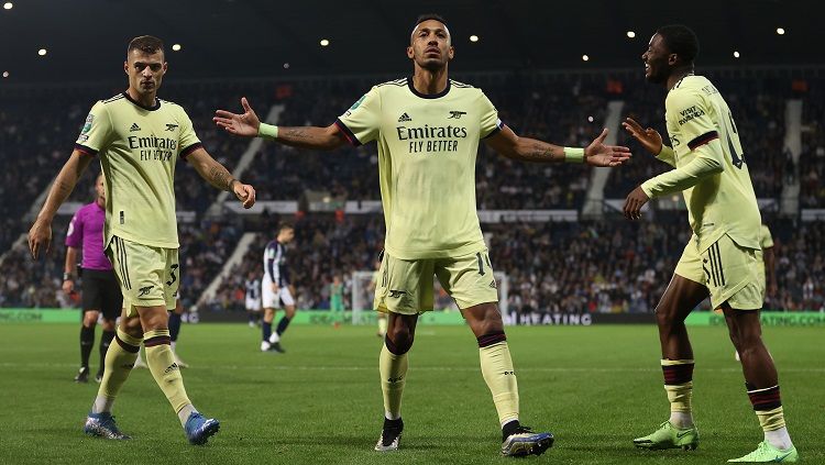 Pierre-Emerick Aubameyang merayakan gol ke gawang West Brom di Carabao Cup, Kamis (26/08/21) dini hari WIB. Copyright: © @Goal