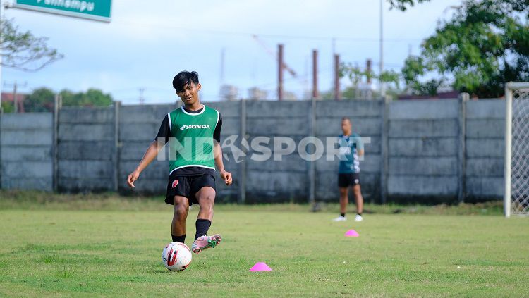 Bek kiri PSM Makassar alumni Garuda Select, Edgard Amping. Copyright: © Adriyan Adirizky/INDOSPORT