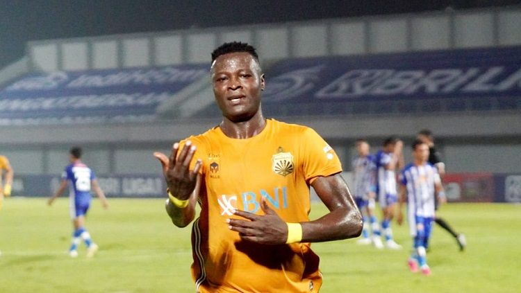 Selebrasi Ezechiel N'Douassel di laga BRI Liga 1 Bhayangkara vs Persijara Copyright: © Official Bhayangkara FC