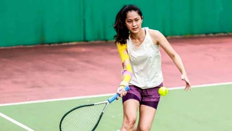 Prisia Nasution saat olahraga tenis. Copyright: © instagram.com/prisia