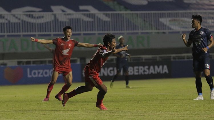 Selebrasi gol winger PSM Makassar, Ilham Udin Armaiyn, ke gawang Arema FC di pekan pembuka Liga 1 2021/22. Copyright: © Official PSM Makassar