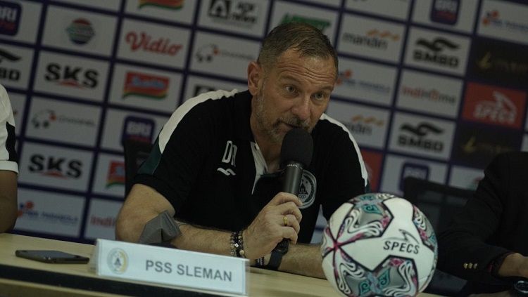 Mantan pelatih PSS Sleman, Dejan Antonic, kini membesut Barito Putera. Copyright: © MO PSS Sleman