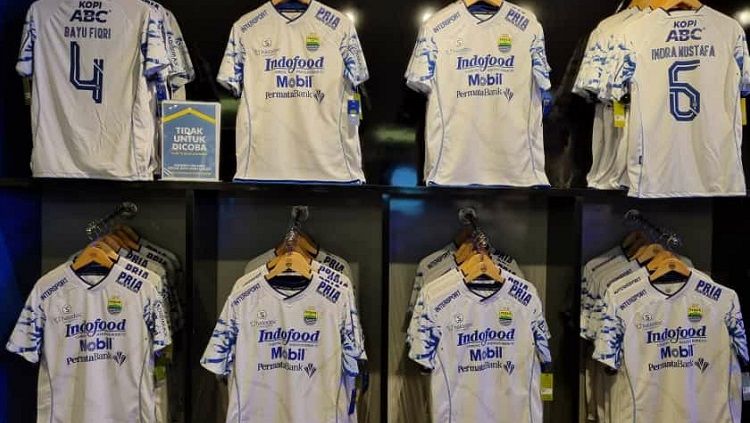 Persib Bandung Rilis Jersey Tandang, Begini Penampakannya