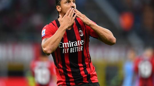 Selebrasi Ibrahimovic di laga AC Milan vs Lazio Copyright: © twitter.com/acmilan
