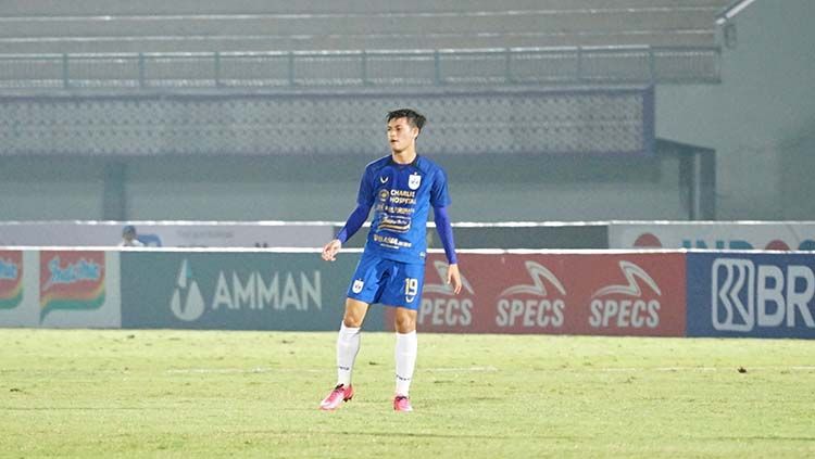 Kemenangan PSIS Semarang atas Barito Putera pada lanjutan pekan ketiga Liga 1 nampaknya menjadi momen paling mengharukan bagi sosok Alfreandra Dewangga. Copyright: © Media PSIS Semarang