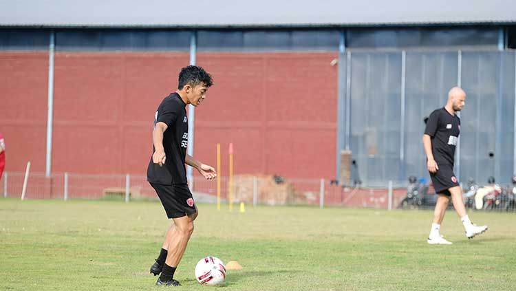 Penyerang sayap PSM Makassar yang dipinjamkan ke Persijap Jepara, Aji Kurniawan. Copyright: © Adriyan Adirizky/INDOSPORT