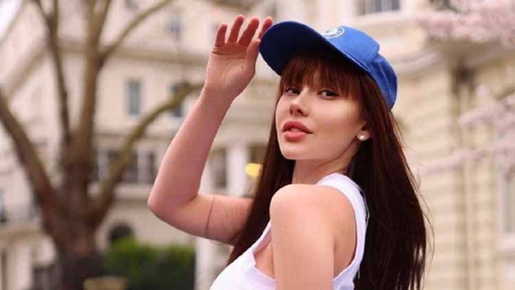 Model Maria Liman baru-baru ini menjadi sorotan setelah ikon seks Rusia itu memberikan dukungan untuk klub idolanya, Chelsea. Copyright: © Dailystar.com